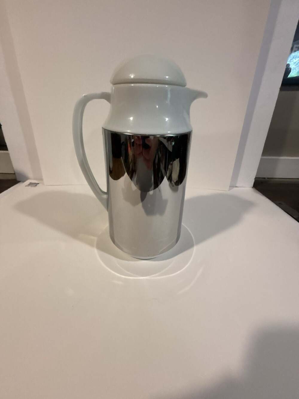 Vintage Crown Corning Thermique 1 Quart Thermal Insulated Carafe